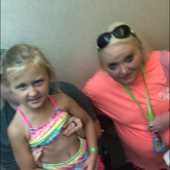 Meet your Posher, Connie - Picture 2 of 5